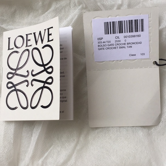 NWT Loewe Gate crochet Tan Leather crescent shape Bobo Handbag - Picture 7 of 9